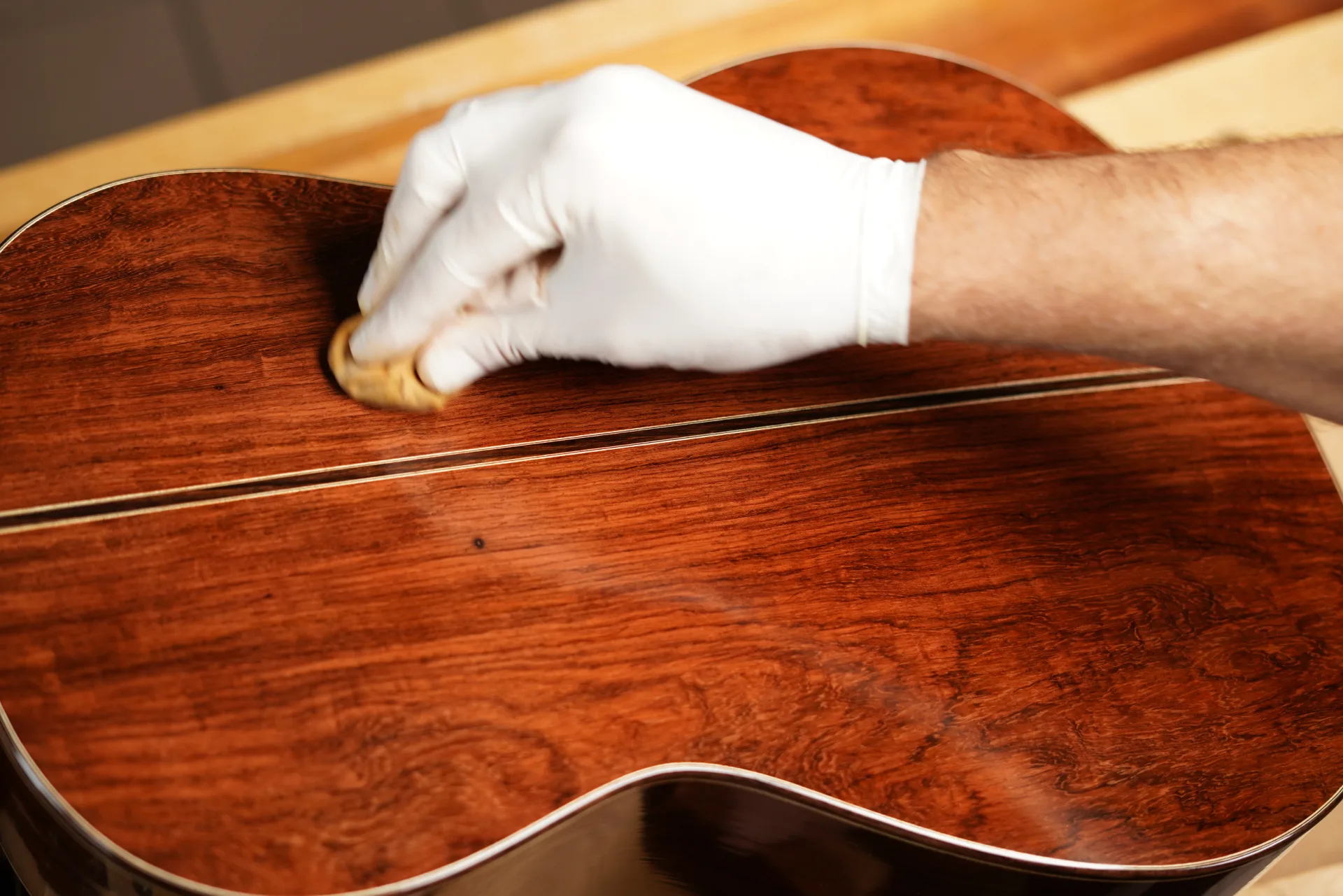 Darker shellac (arathoune) applied with a slightly drier pad and a small addition of oil