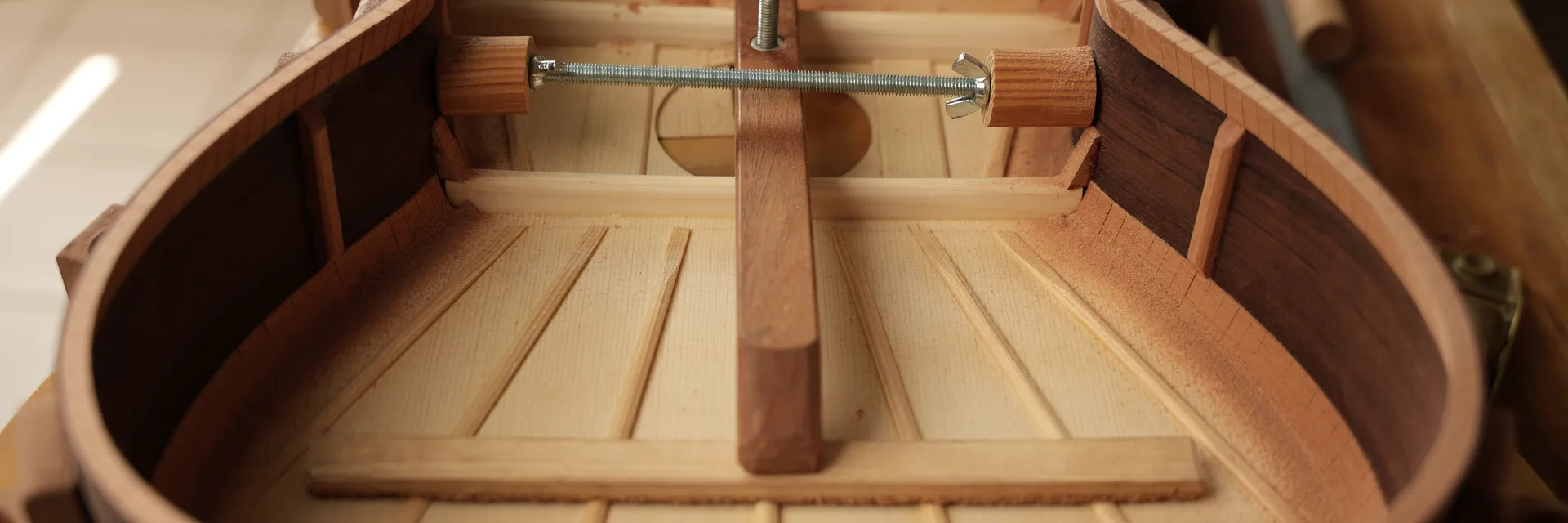 Assembling the Guitar — Spanish Method