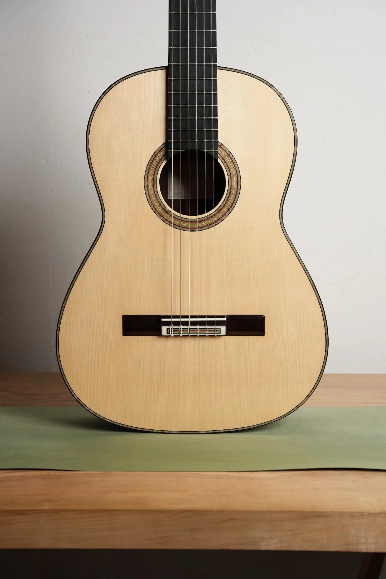 N°68 — Spruce & Madagascar Rosewood, front